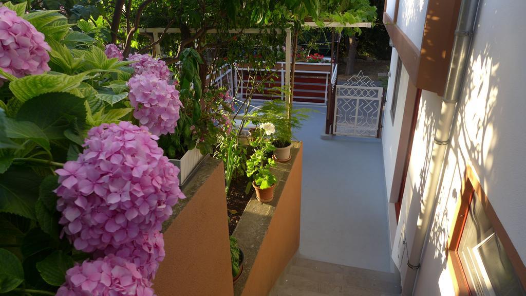 Guest House Kuzmanic Hvar Island Exteriör bild