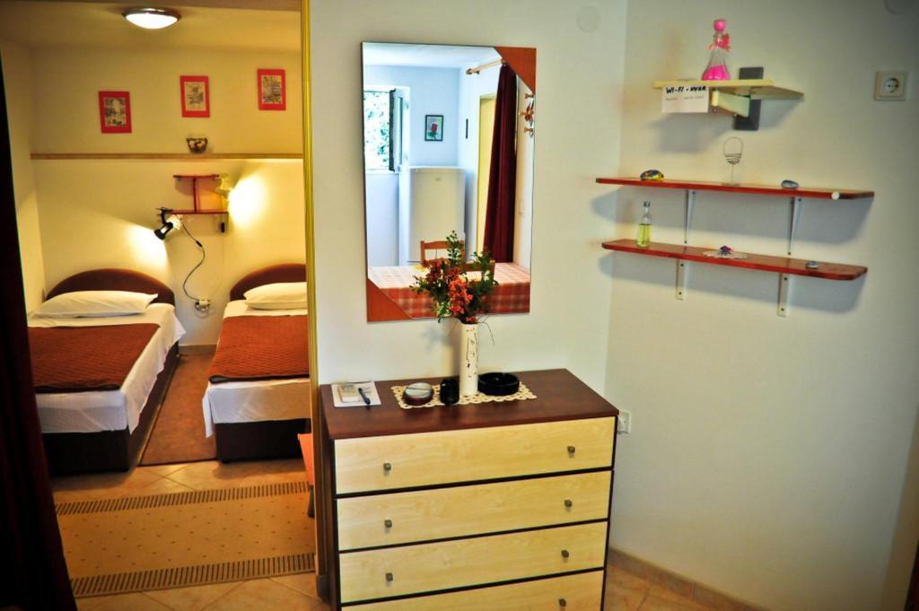 Guest House Kuzmanic Hvar Island Rum bild