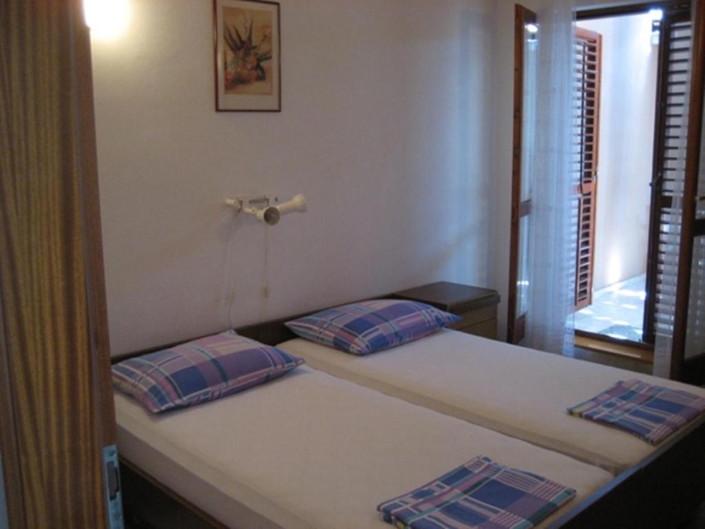 Guest House Kuzmanic Hvar Island Rum bild